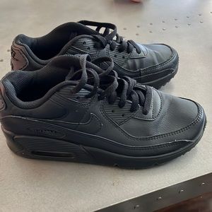 Boys Nike Air Max 90 size 5.5